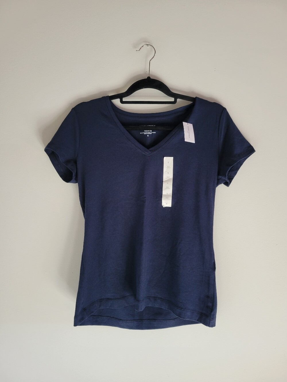 NWT Banana Republic Navy Blue Timeless Tee V-Neck Short Sleeve Shirt Size Small